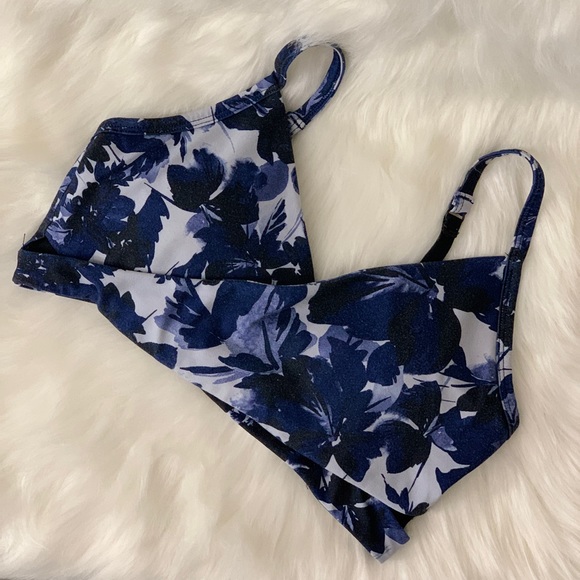 TAMMY LOW IMPACT SPORTS CROSS CUT OUT BRA |BLUE FLORAL |ALL WAY STRETCH GLOAMING - Picture 5 of 6